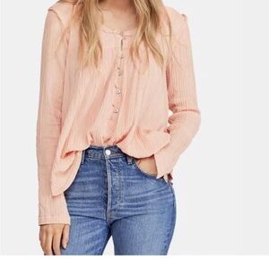 We The Free Peach Top *NEW WITH TAGS*